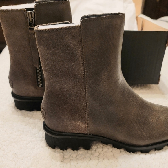 Sorel Phoenix Zip Waterproof Booties - Picture 11 of 16